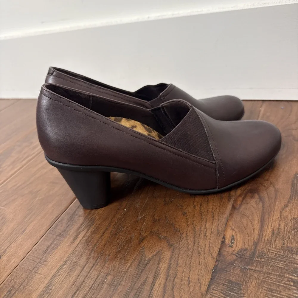 Vionic Leather Sumner Pump Heels Orthaheel Comfort Brown Office Career Women's 9
